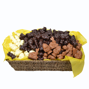Mandje voor Pasen met chocolade paasfiguren